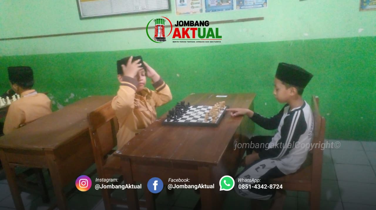 Siswa Kelas 2 MI Miftahul Huda Temuwulan Raih Juara 1 Catur Porseni Kecamatan Perak, Siap Wakili Perak di Tingkat Kabupaten